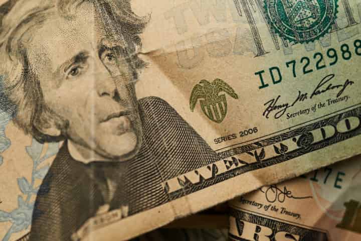 iso-republic-macro-paper-money-002