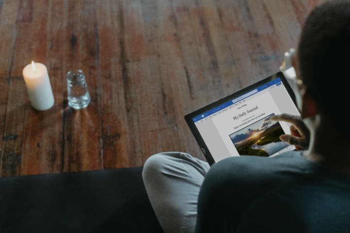 windows-1dw19ruCOsk-unsplash